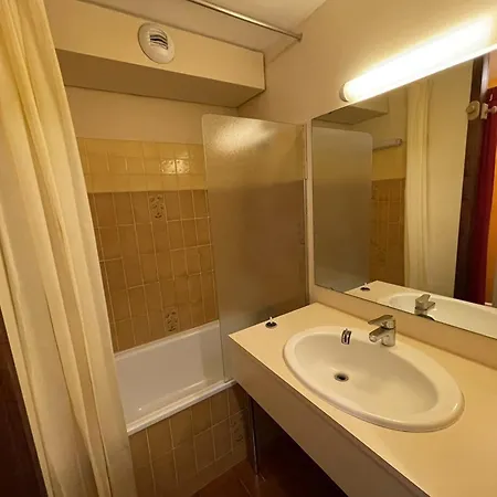 Apartment Avec Balcon, Au Pied Des Pistes, Equipe, 1er Etage, Parking, Casier A Skis - Fr-1-787-19 *